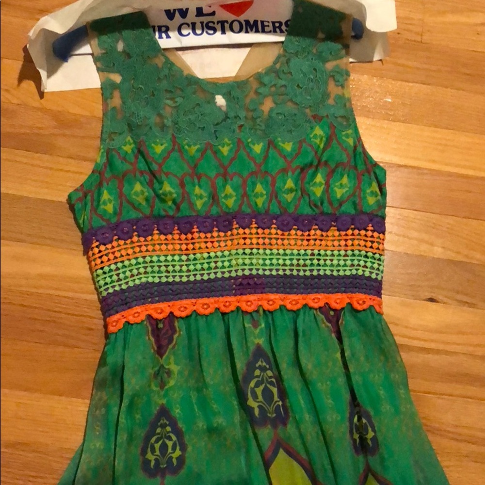 Maxi dress with colorful detail